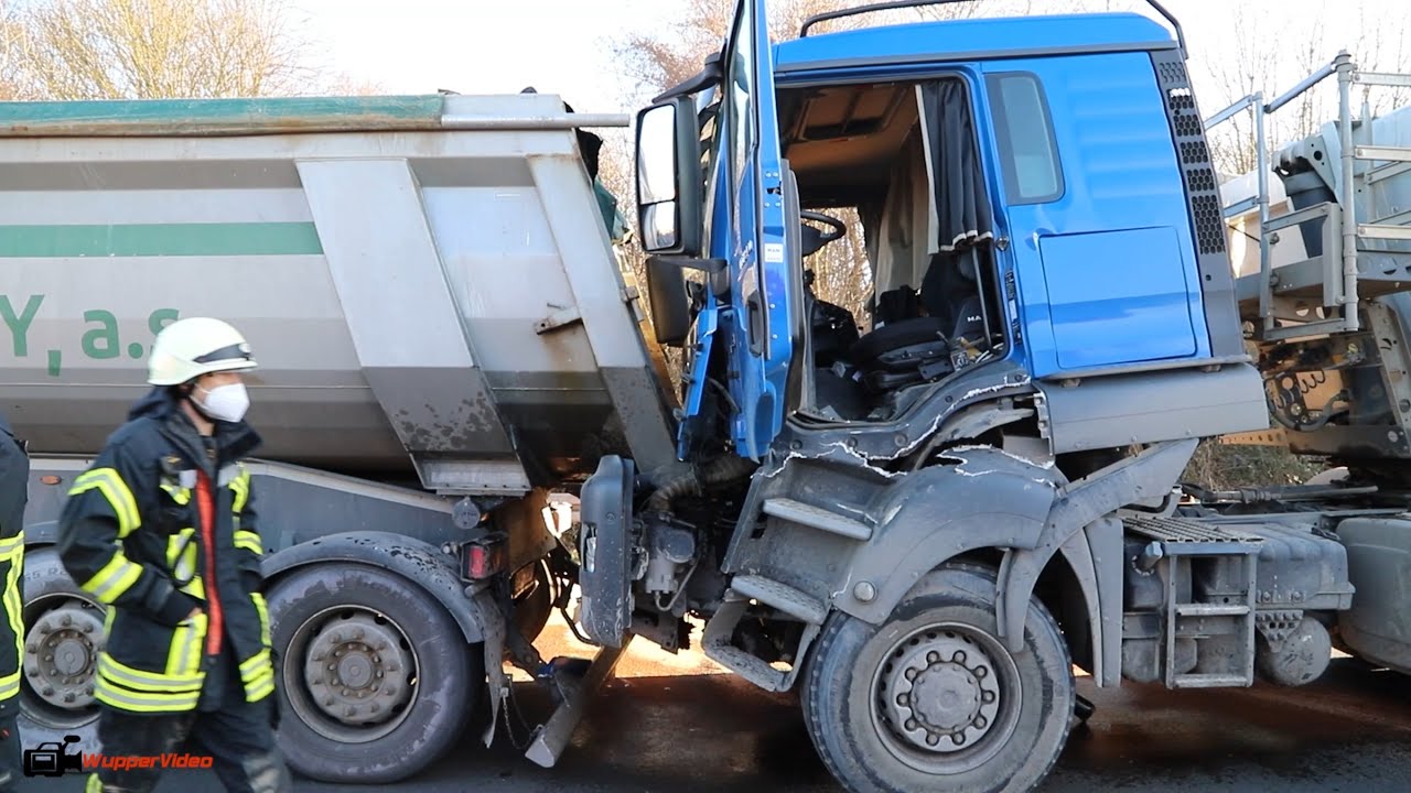 Schwerer LKW-Crash am Stauende auf der A4 bei Köln-Poll - PKW wird beinahe zerquetscht | 13.01.2022