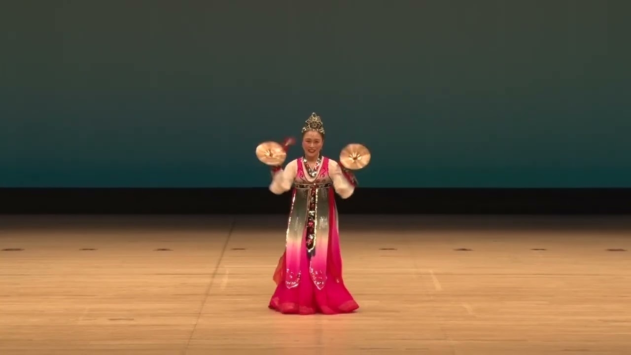 제14차무용경연대회 일반부문 독무 다조1 금상 문예동도까이지부 김성희 〈바라춤〉