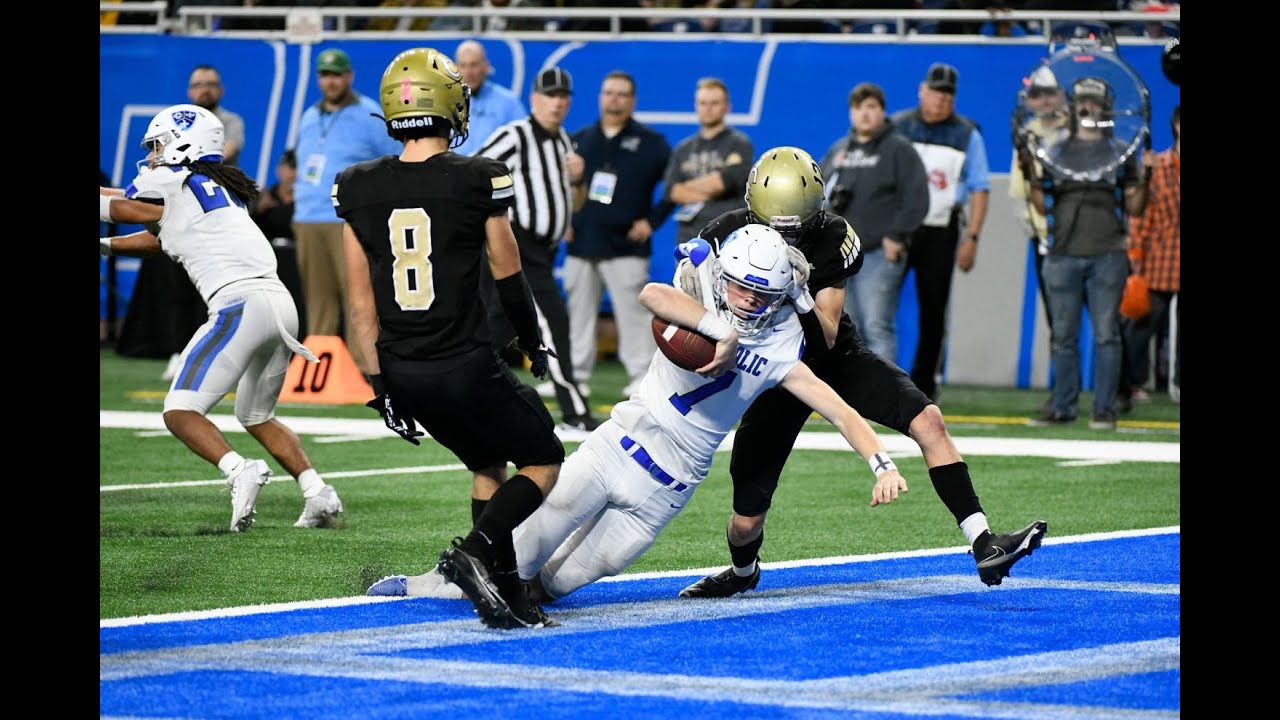 2023 MHSAA D5 Football Finals: Grand Rapids Catholic Central 21 Corunna 7 (November 26, 2023)