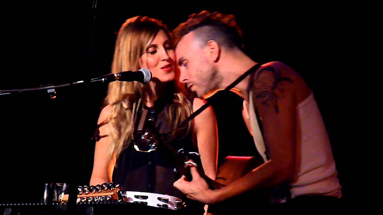 Asaf Avidan - Weak (Live at Union Chapel, London).