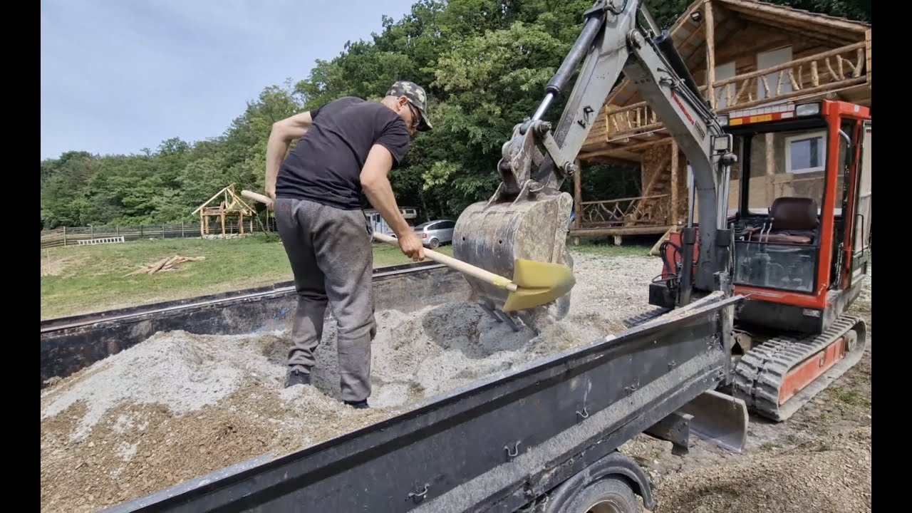 Am făcut beton pentru fosa de la căsuța din pădure cu Excavatorul !