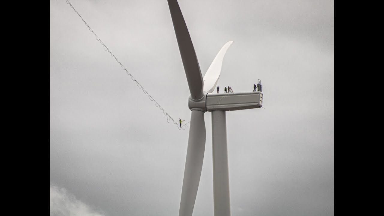 INSANE 550m highline between two windmills !