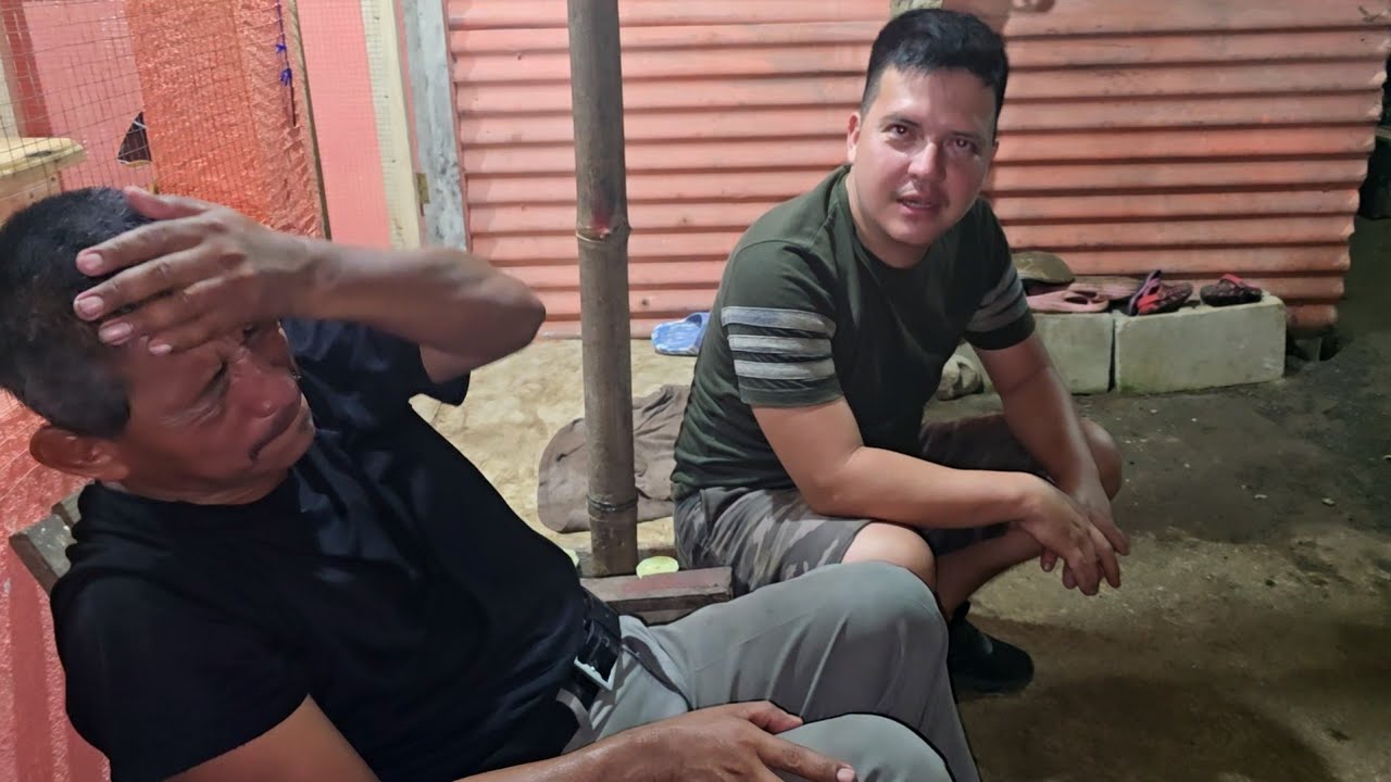 Keke SE NOS PUSO MAL despúes de comer la comifa que le regaló doña Karla.