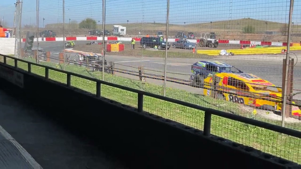 U.K. MODIFIEDS Buxton Raceway 20/4.25