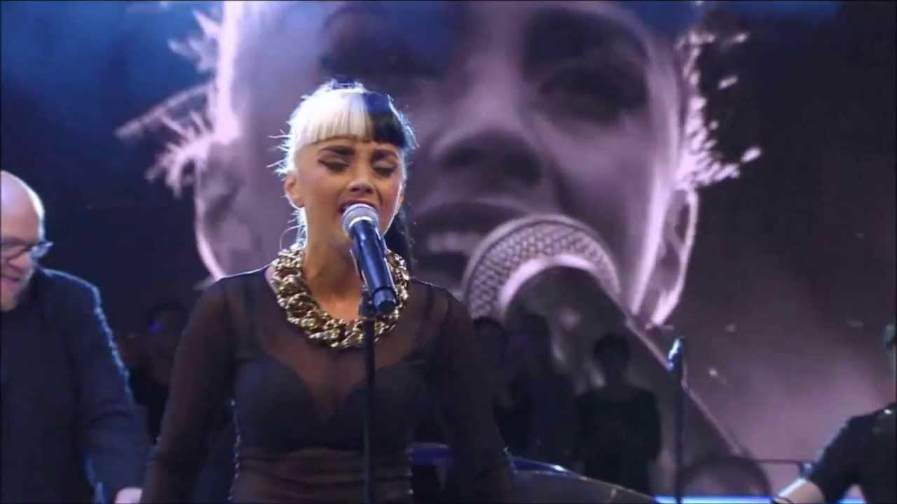 Jasmine Kara sjunger Paralyzed - BingoLotto 6/10 2013