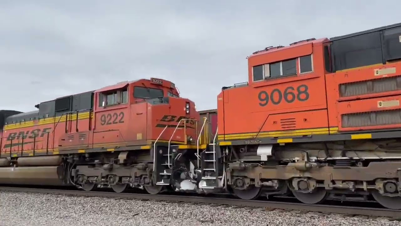 TRAIN MEET! BNSF SD70ACe 8763 Meets BNSF AC4400CW 5656