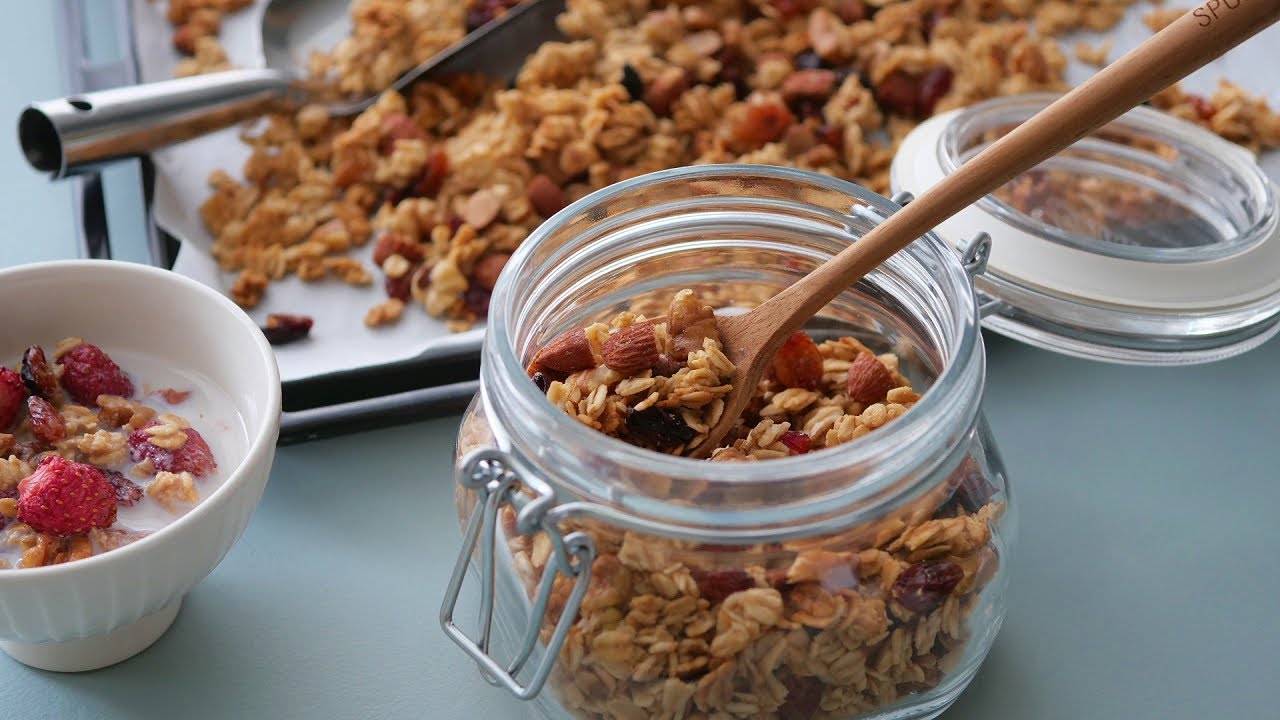 手作りするとグラノーラもめっちゃ美味しい♡グルテンフリーオートミールグラノーラ | Gluten-free Oatmeal Granola