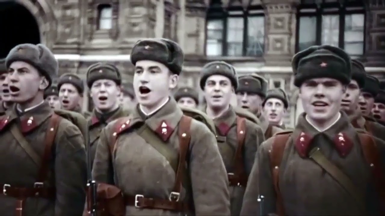 Moscow in 1941 as the German invasion began (Colourized, English subtitles)