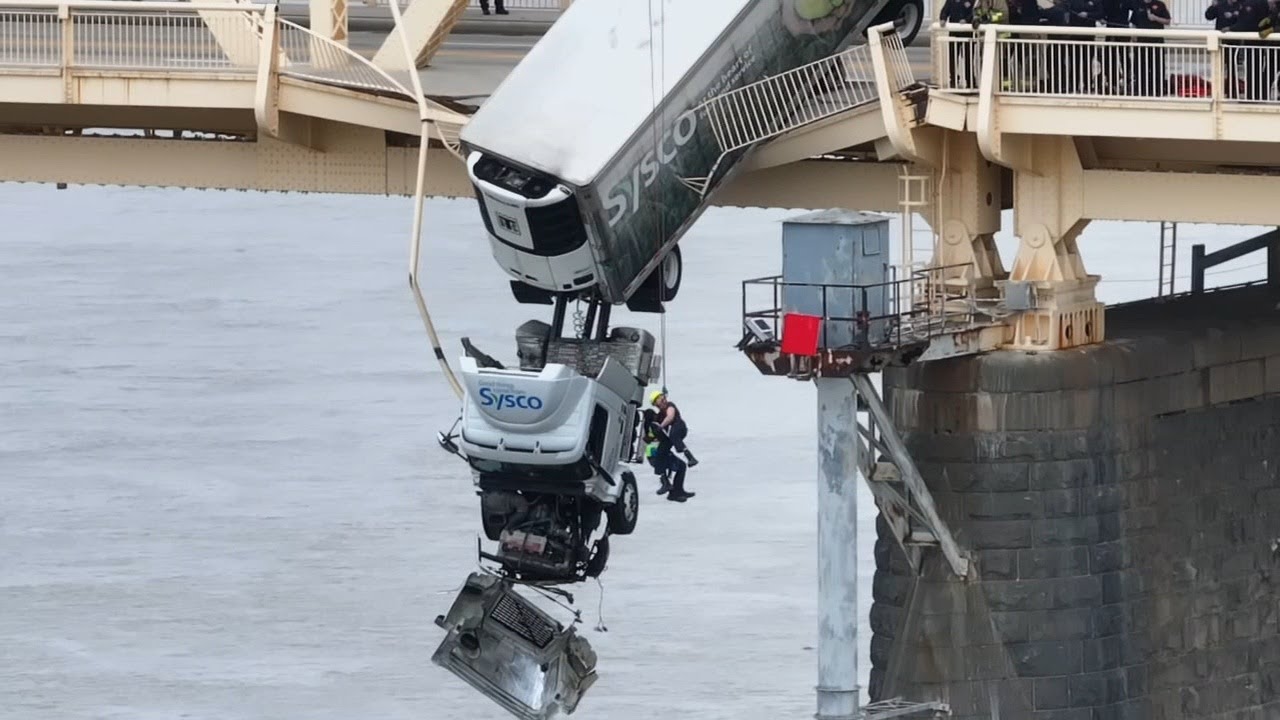 Louisville firefighters look back a year after daring 2nd Street Bridge rescue