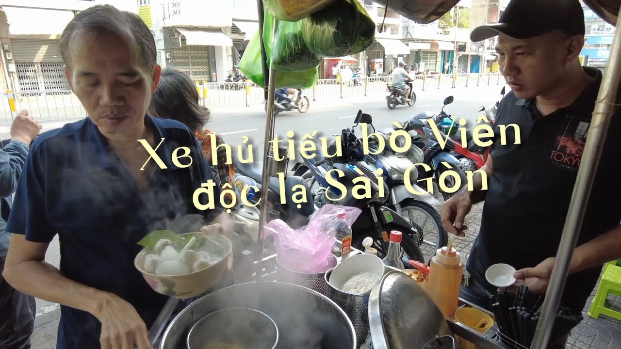 XE HỦ TIẾU BÒ VIÊN LÂU ĐỜI NGƯỜI HOA, KHÔNG CÓ BÀN NGỒI NHƯNG KHÁCH LÚC NÀO CŨNG Đông Nghẹt 
