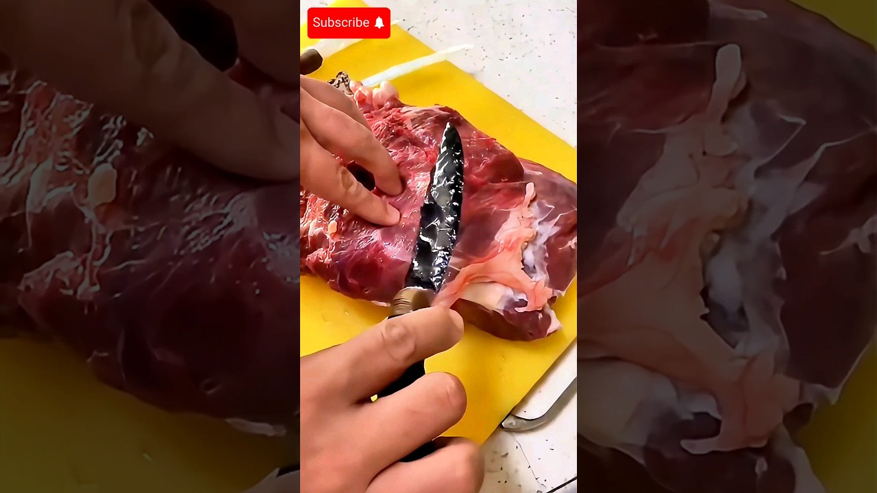 Obsidian knife sharp blade cutting meat perfect #obsidian #knifeskills #bushcraft #knife