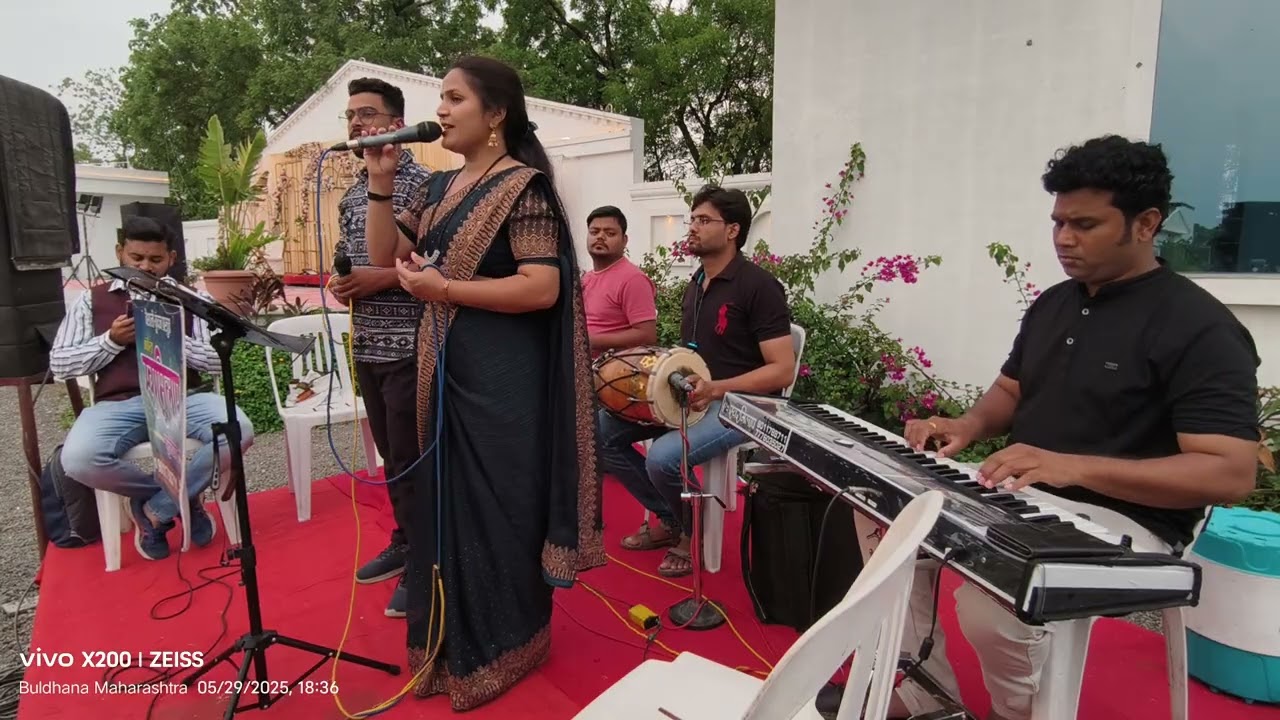 स्वरमिलाप म्युझिकल ग्रुप बुलढाणा सिंगर:-वैशाली कुंदन आराख बुलढाणा मो. 77760 35027