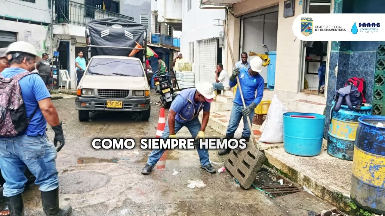 MANTENIMIENTO DE SUMIDEROS EN EL CENTRO DE LA CIUDAD
