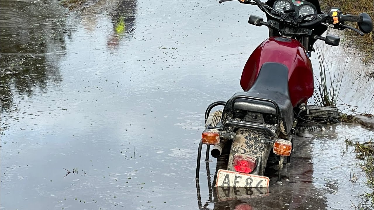 007 - R65GS and a nice Superman fly, when the bike was stucked in water and mud.