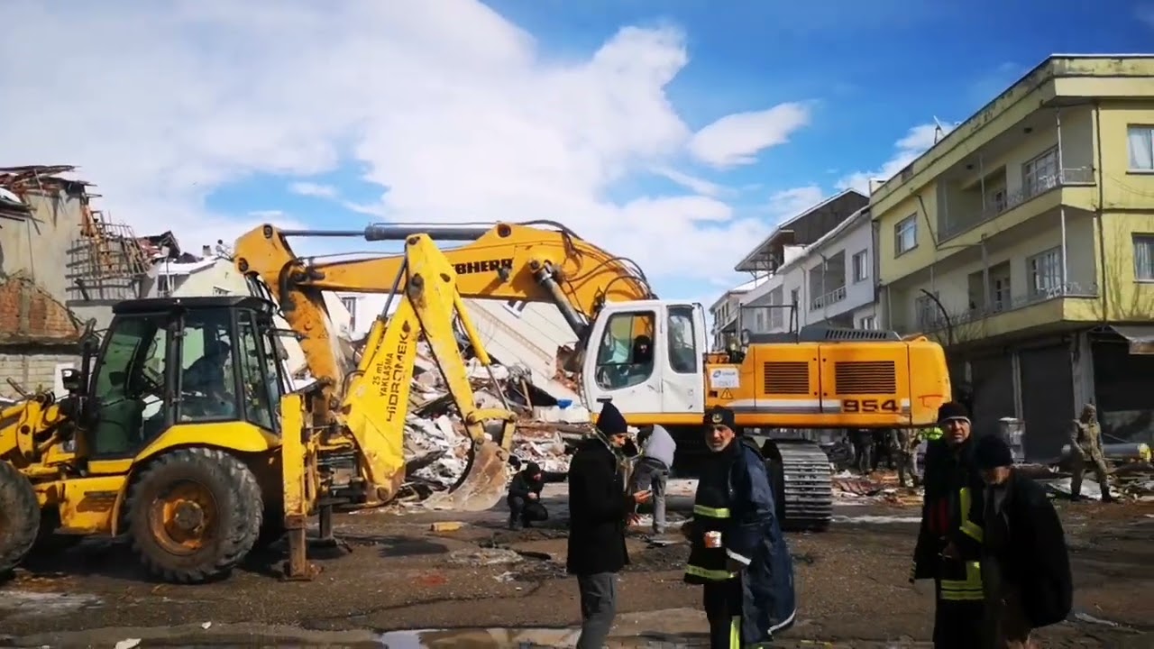 DEPREMİN İKİNCİ GÜNÜNDE ADIYAMAN'IN GÖLBAŞI İLÇESİNE YENİDEN GİTTİK... #Erdhej #Deprem