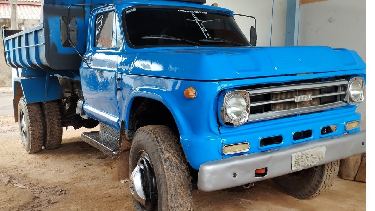 Cabine do Chevrolet d60 reformada