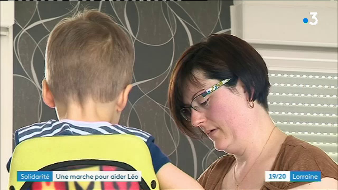 Portrait de Léo, jeune garçon de 3 ans souffrant de troubles du développement