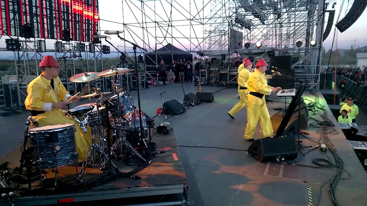 WHIP IT at ROCKOUT FESTIVAL in Santiago CHILE Dec. 6th 2014