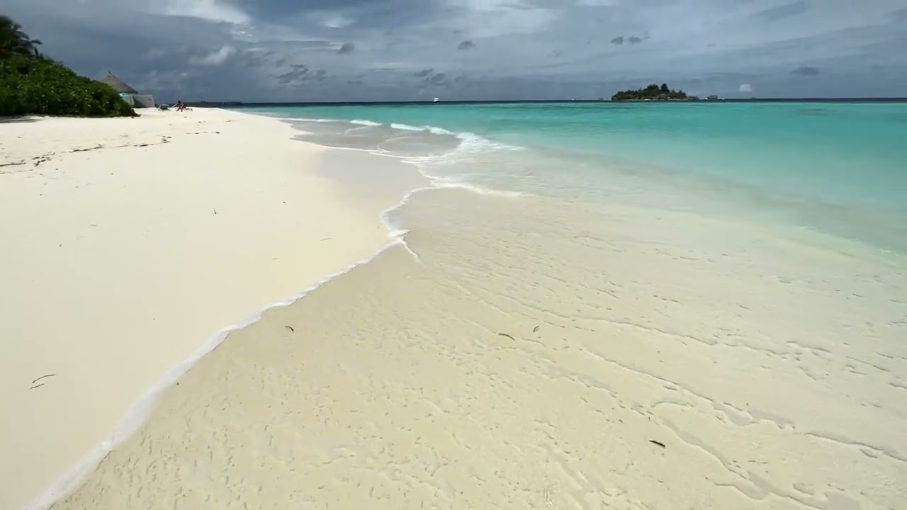 Beach Walk @  Nova Maldives