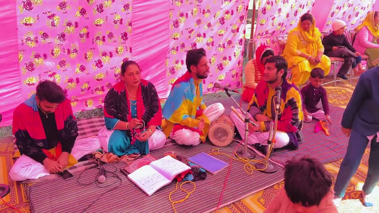 मेरे पैरा विच घुंगरू पवादे - मैं वृंदावन आवा नचदी ❤️ #bhajan #kirtan #ramleela #vrindavan #krishna 