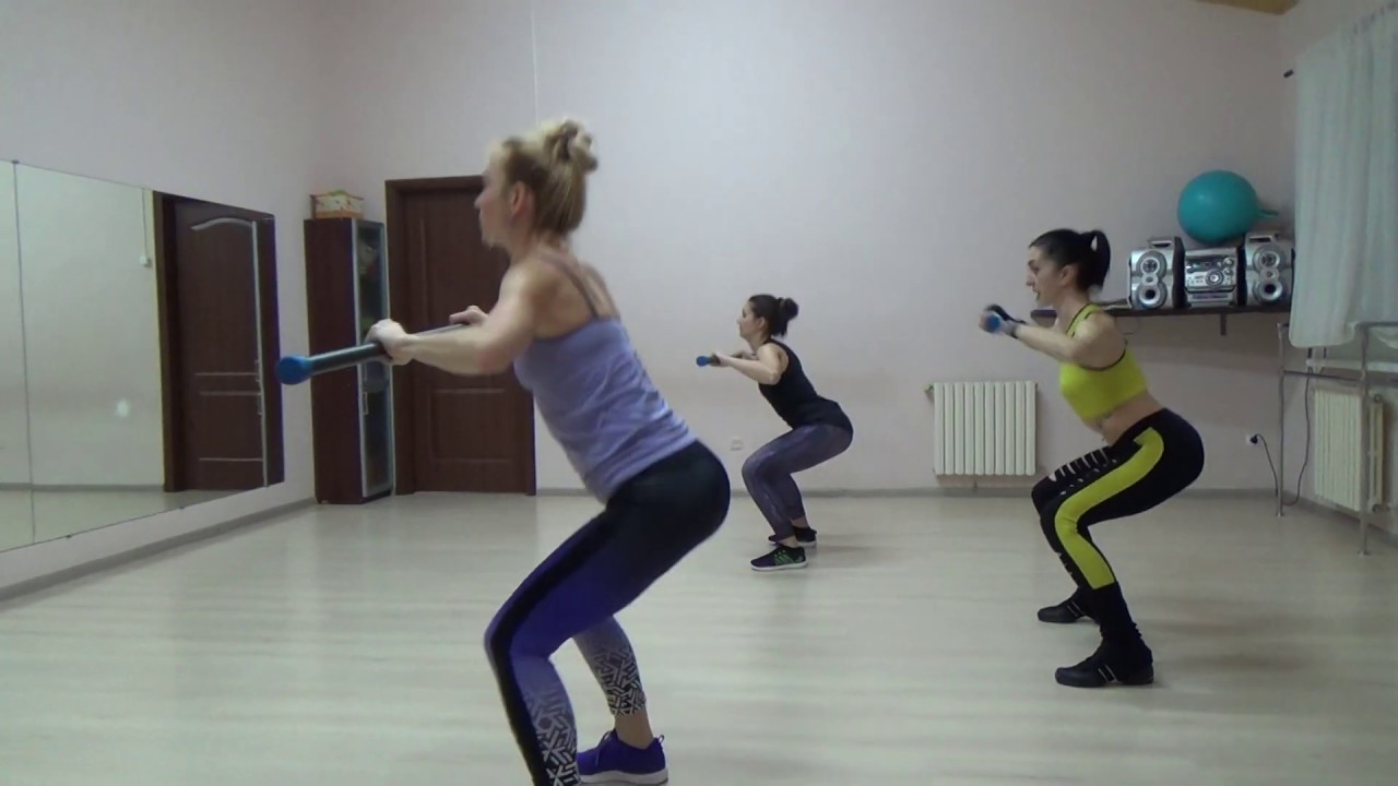 Тренировка с бодибарами. Прокачиваем ягодицы,спину,руки.  We pump the buttocks, back, arms.