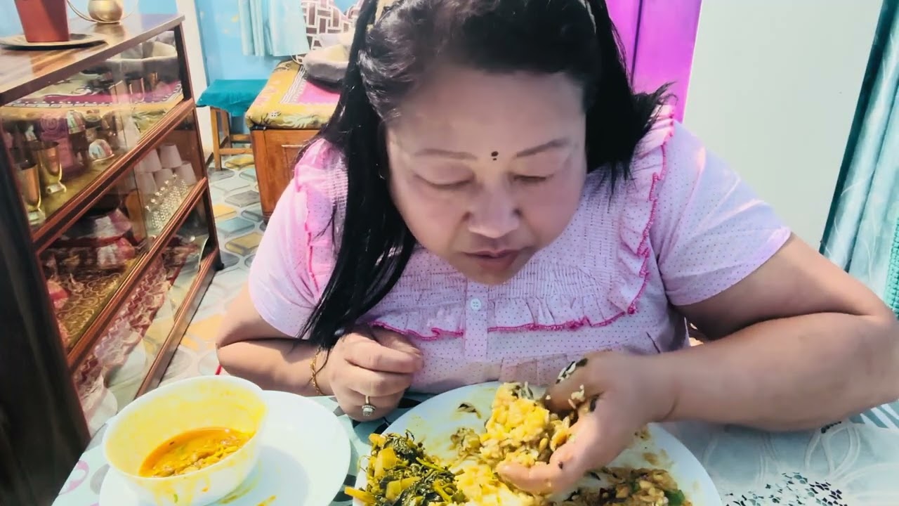 Lunch time , rice kinema ko jhol, simraya ko saag,aalu ko bharta👌