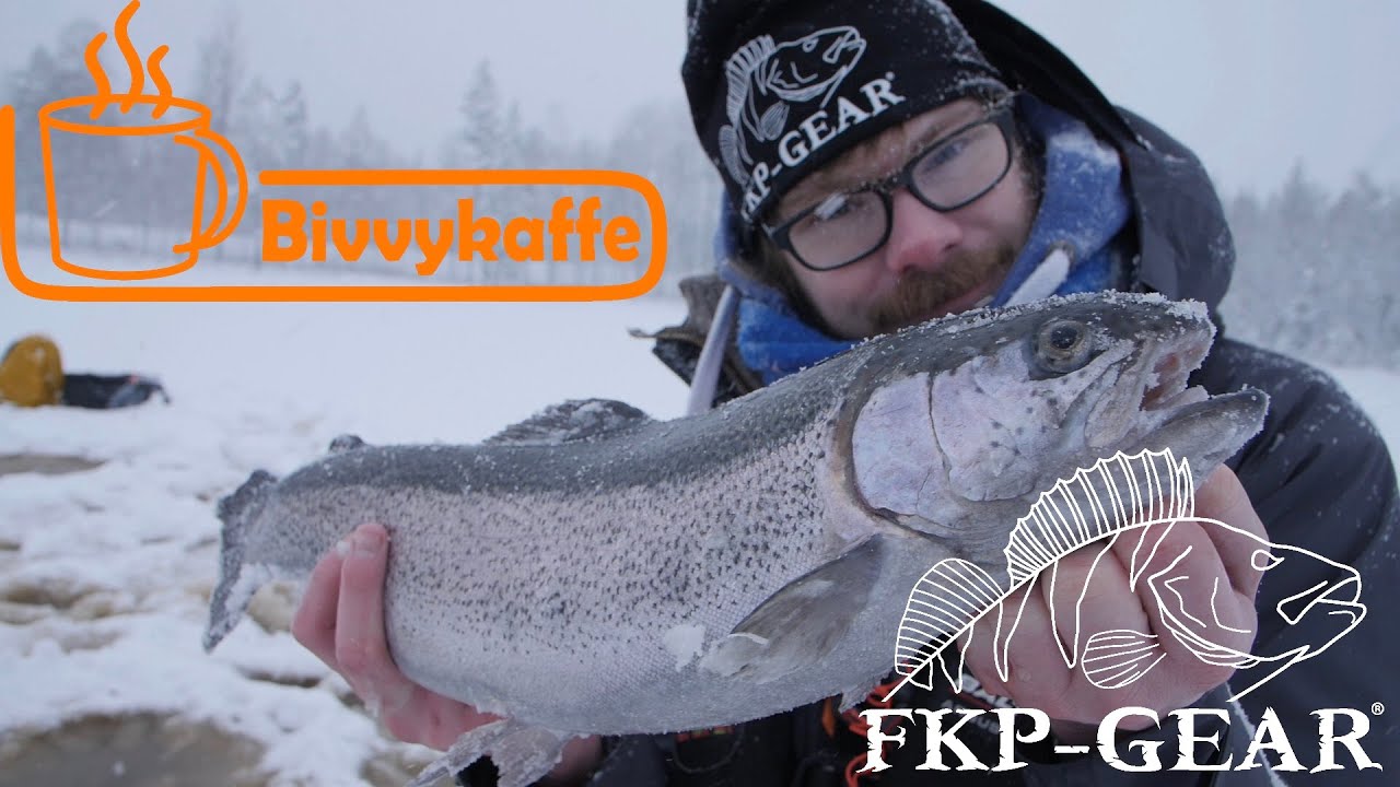 Bivvykaffe p&aring; regnb&aring;gsfiske med FKP Gear!