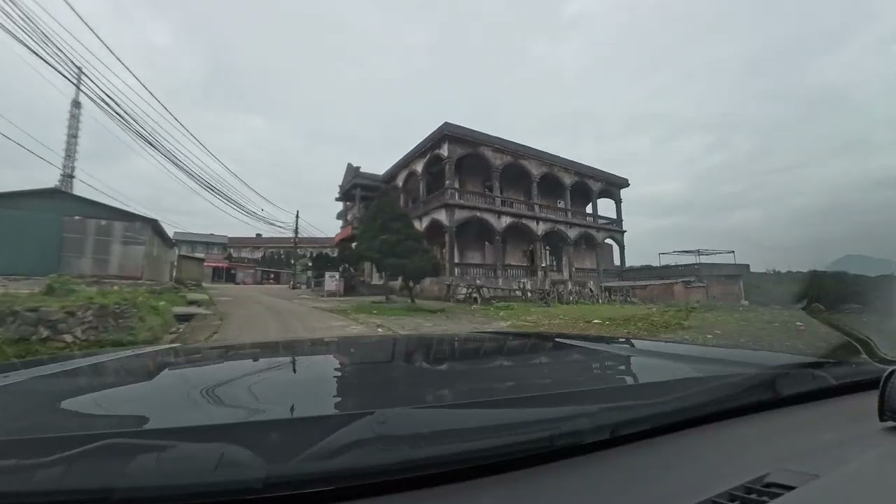 Đường lên Mẫu Sơn
