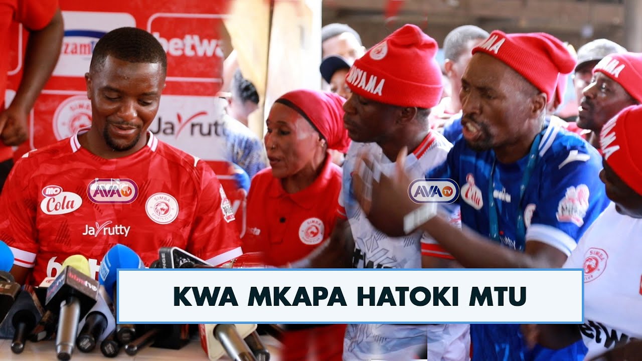 MASHABIKI WA SIMBA WATAKA KUMPIGA AHMED ALLY KISA KUTANGAZA MECHI BURE/WAGOMA WAKITAKA VIINGILIO