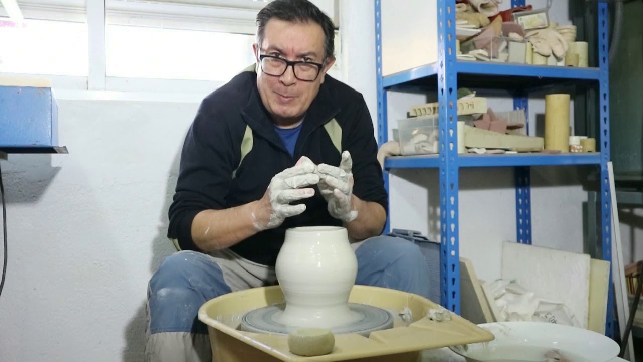 Ya tenemos volumen. como cerramos nuestra pieza?. Vídeo tutorial 04 torno cerrando