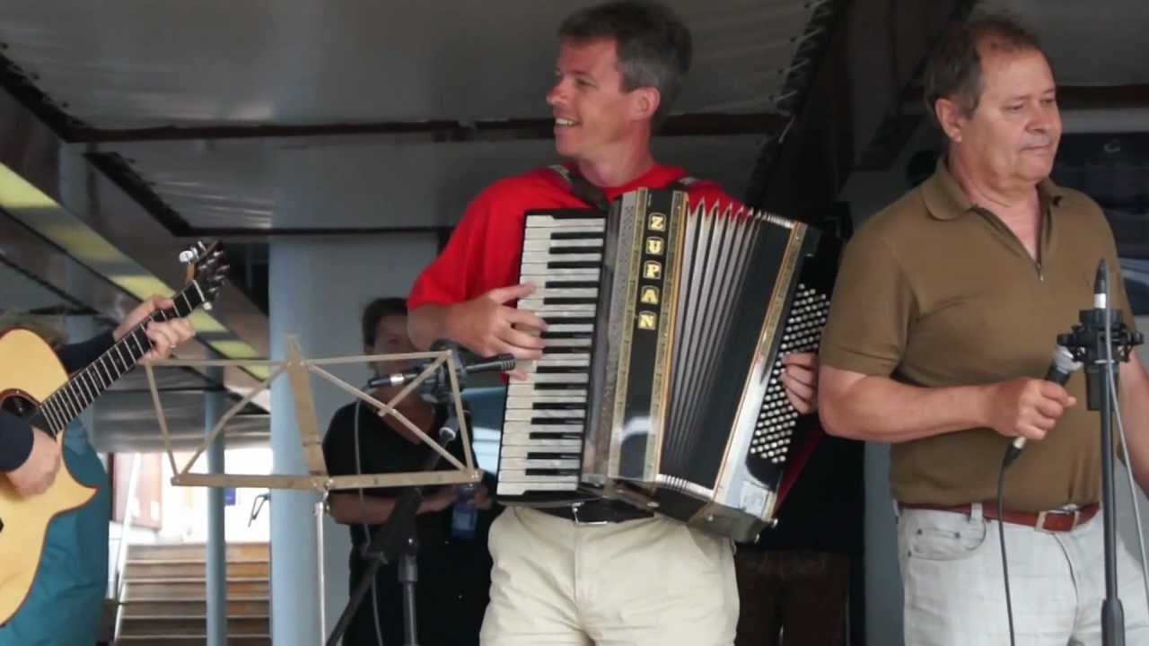 Heimatlandecho-Gott sei Dank, gibt's bei uns an Buschenschank (FanKreuzfahrt2012 mit Costa Classica)