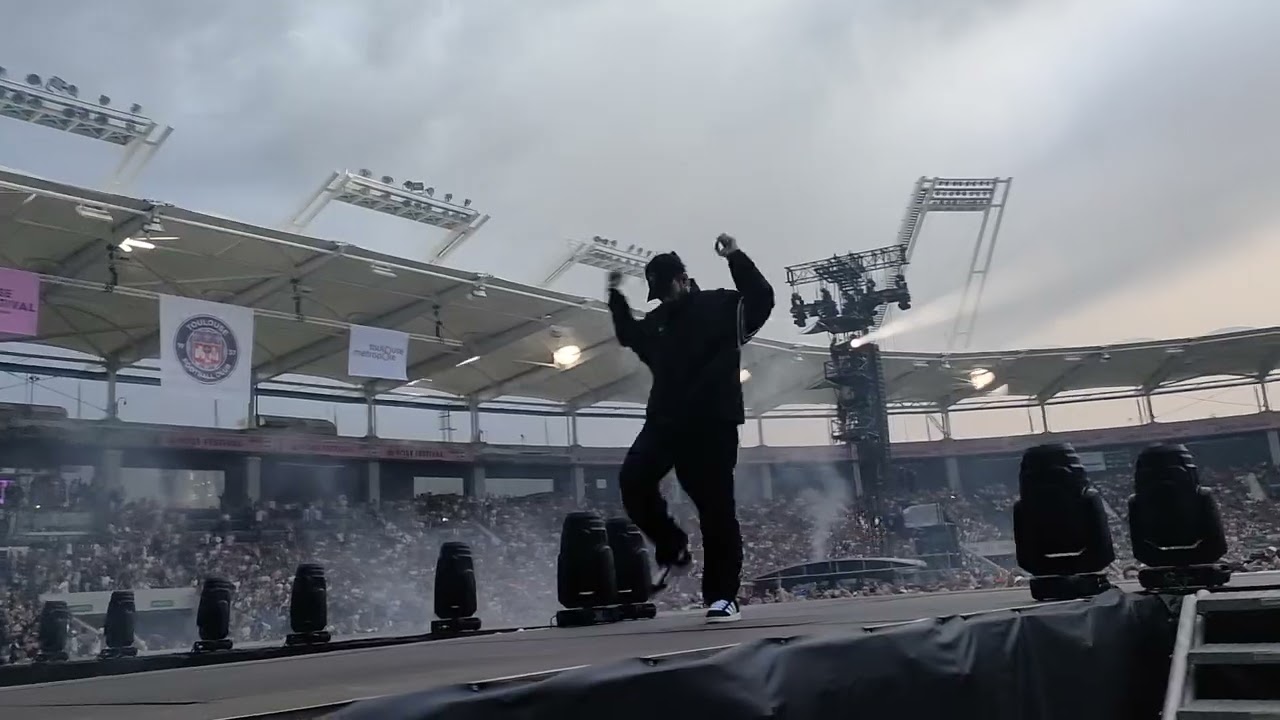 Bigflo et Oli- L'entrée au  STADUIM TOULOUSE  ! 08/06/2024