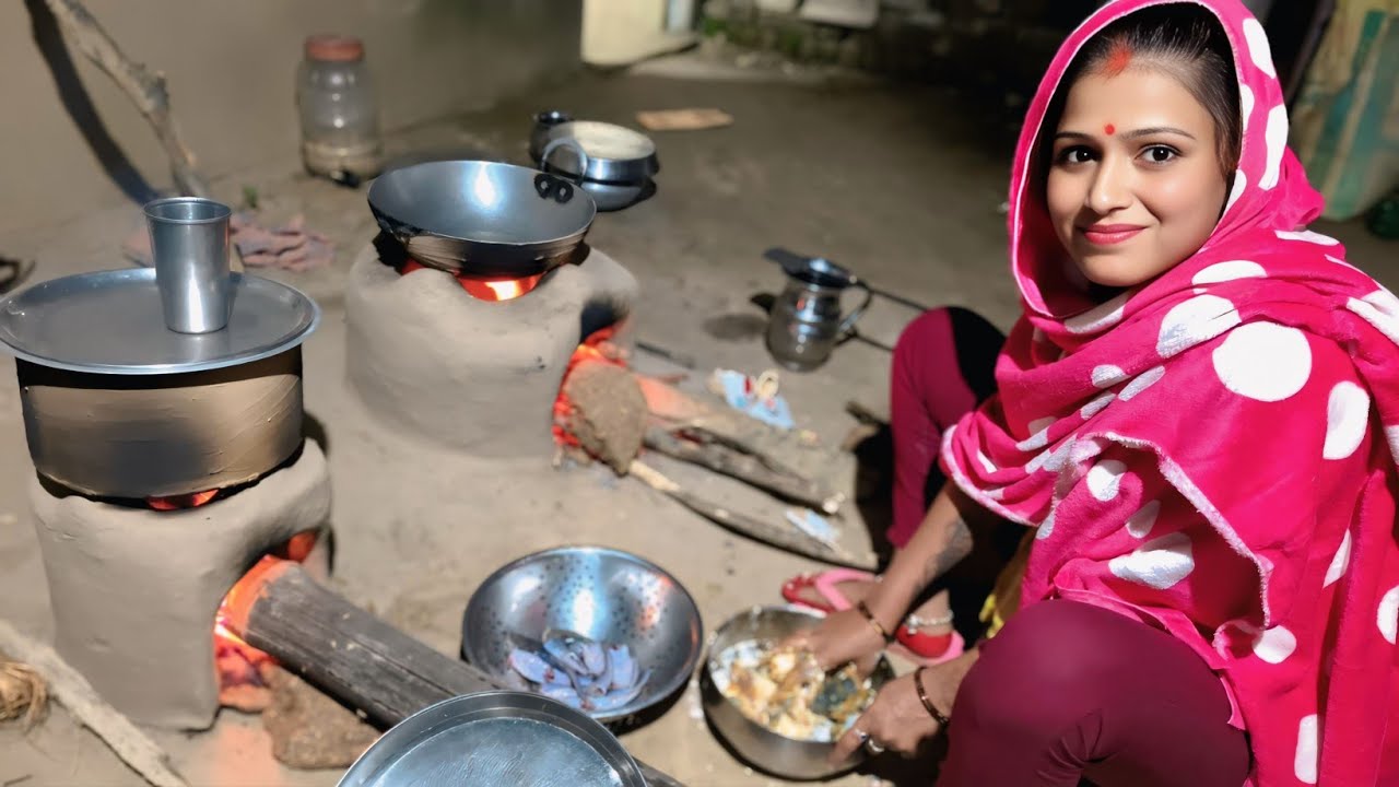 गाँव की देसी रसोई | चूल्हे पर मछली का डबल स्वाद 😋 | Desi Village Kitchen | Machhali Wala Vlog Video