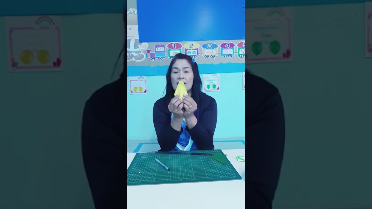สาธิตประดิษฐ์ข้าวโพด จากกระดาษ