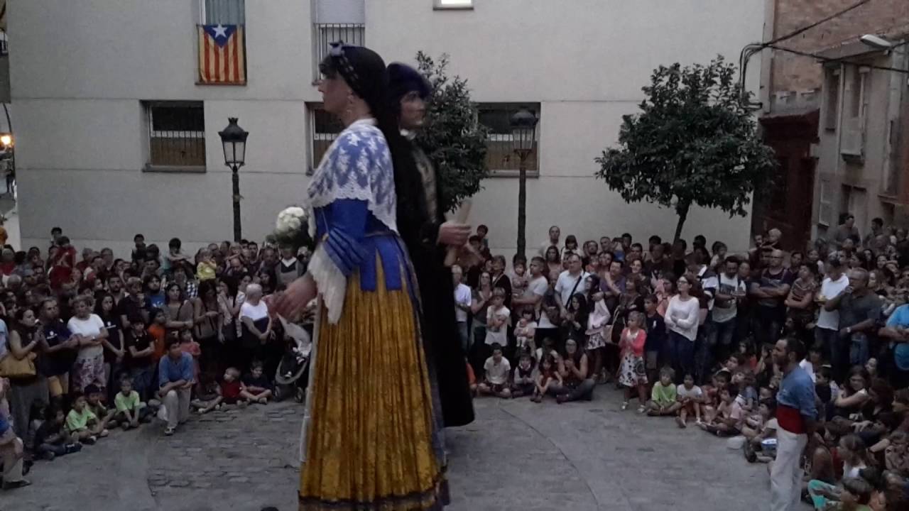 Ball dels gegants nous de Molins de Rei