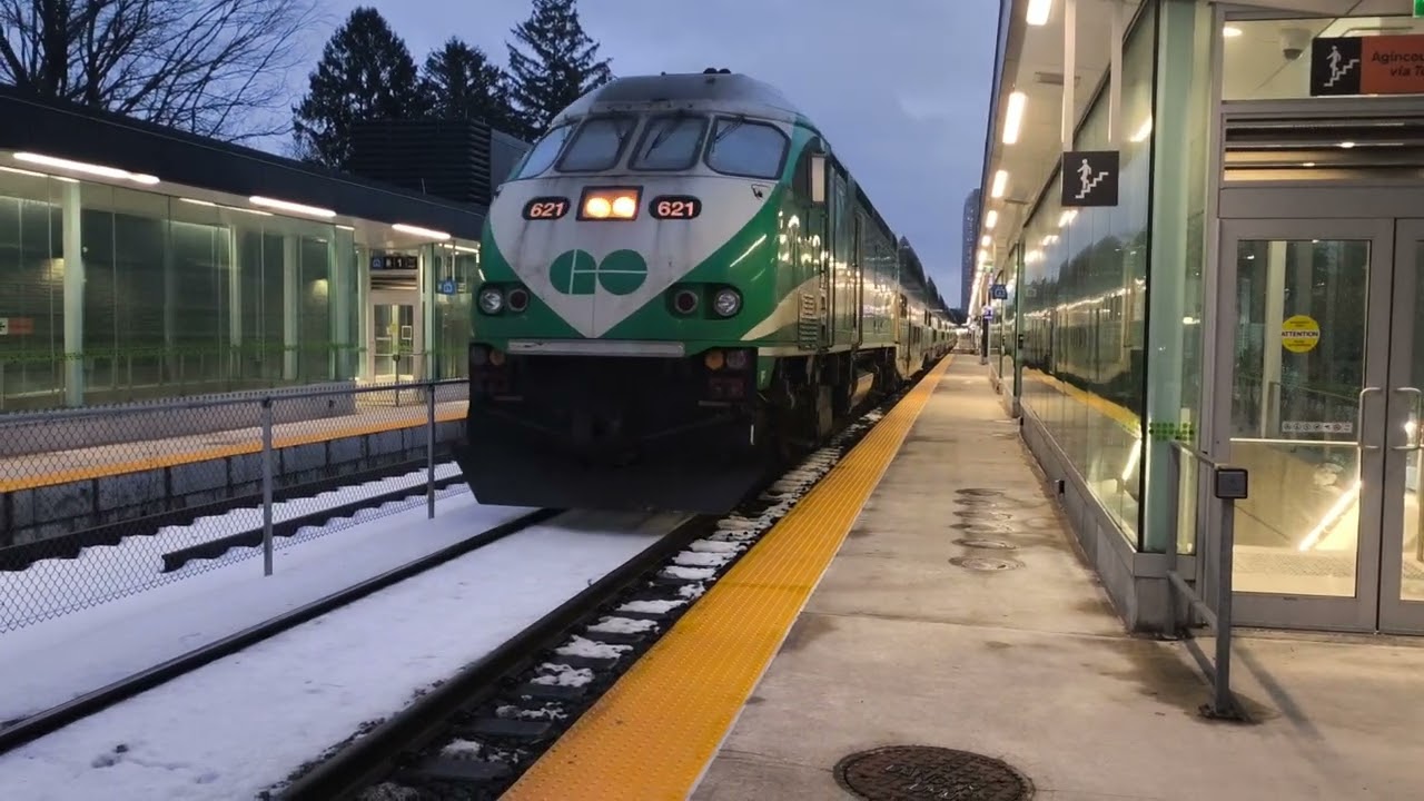 GO Train MP40PH 621 Arriving And Departure Agincourt GO Station Pulling 12 Cars Train Cab Car 367