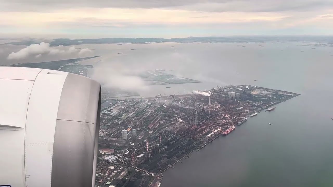 Skybound Serenity: A Flight from the Window View with Turbine Thrills! ✈️🔭