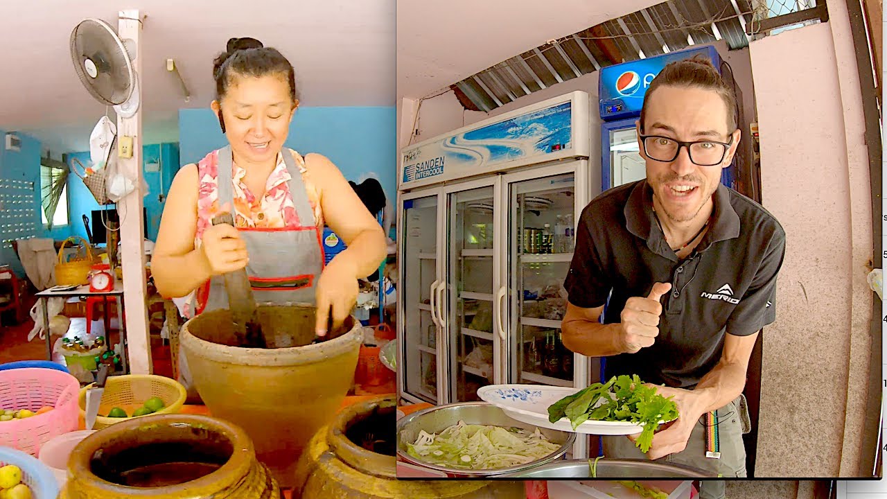 Hidden Oxtail Soup Restaurant 🇹🇭 Incredible Local ESAAN Food in North-East Thailand