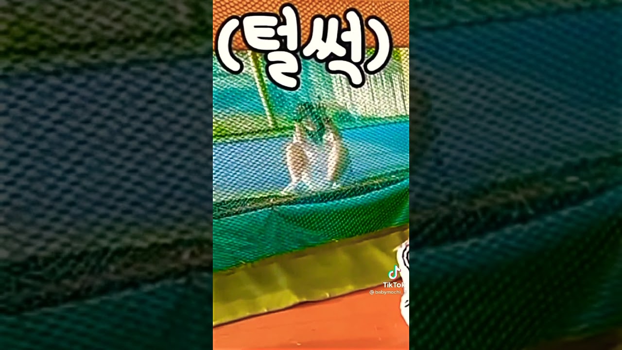 does anyone realize when watching ttt (time to twice) 