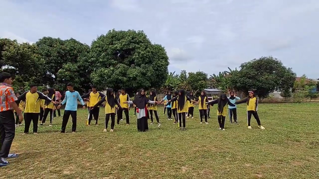latihan yel