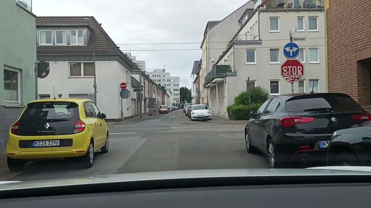 Prüferstrecke Weidenpesch Einbahnstraße erkennen Stopp-Schild ohne Haltlinie
