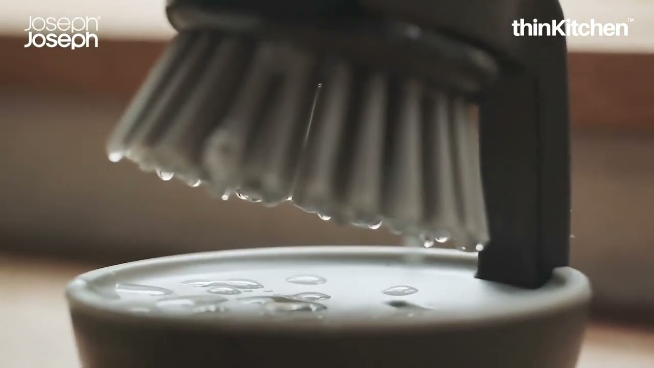 A streamlined cleaning with Joseph Joseph Palm Scrub Washing-up Brush