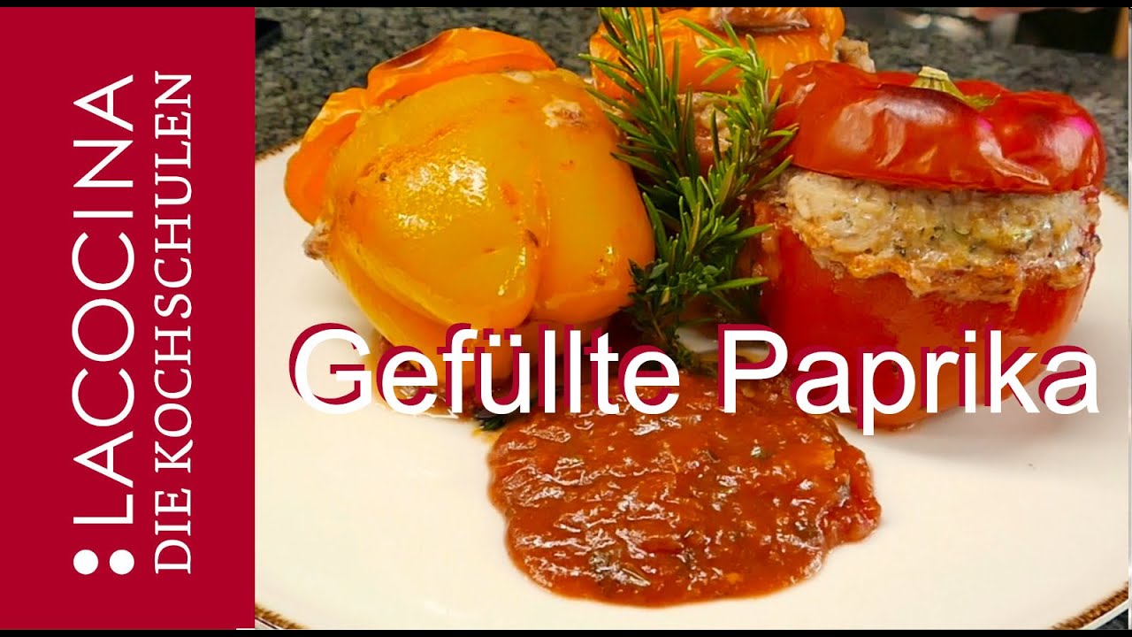 Leckere gefüllte Paprikaschoten auf Tomatensoße | Ein Rezept der La Cocina Kochschulen