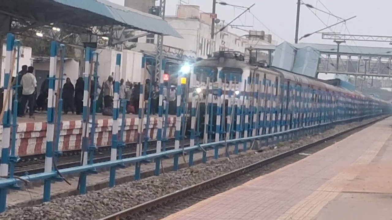 16003 Chennai Central - Nagarsol Express at #Kurnool City Railway Station