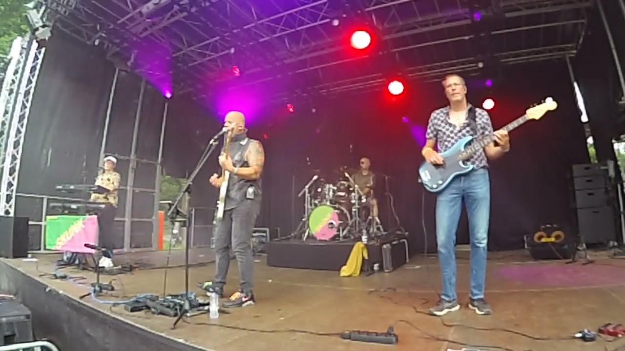SKUNK speelt Is Dit Alles op Puddingpop 2025