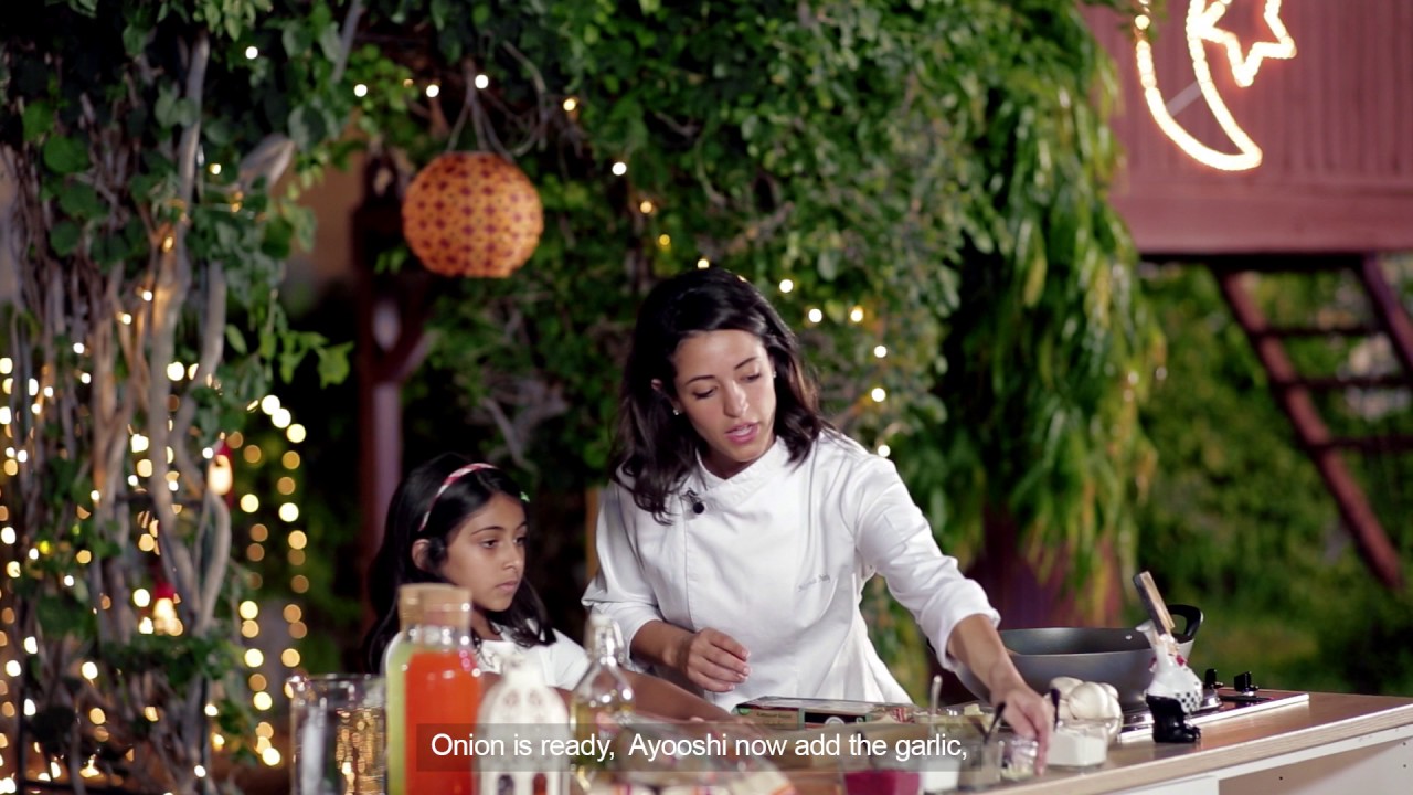 Chef Mona Mosli & Switz Sambosa Ajina with Sunflower Oil