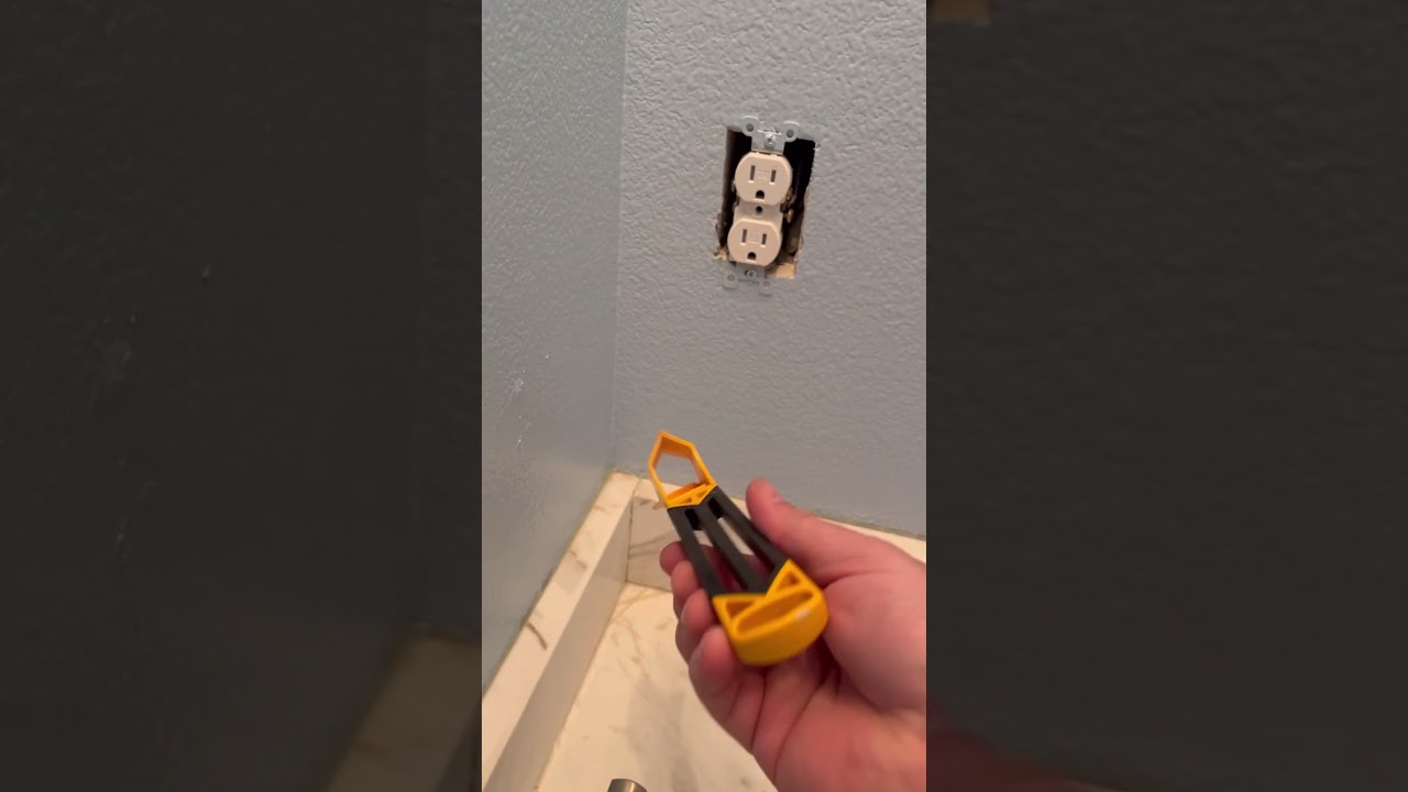 Easy way to remove caulking #diy #homerepair #renovation #caulking #backsplash #bathroom #tools