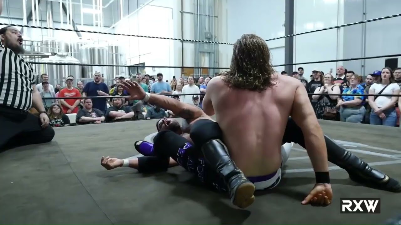 Highlights: Macrae Martin vs. Mark Wheeler - Remix Wrestling