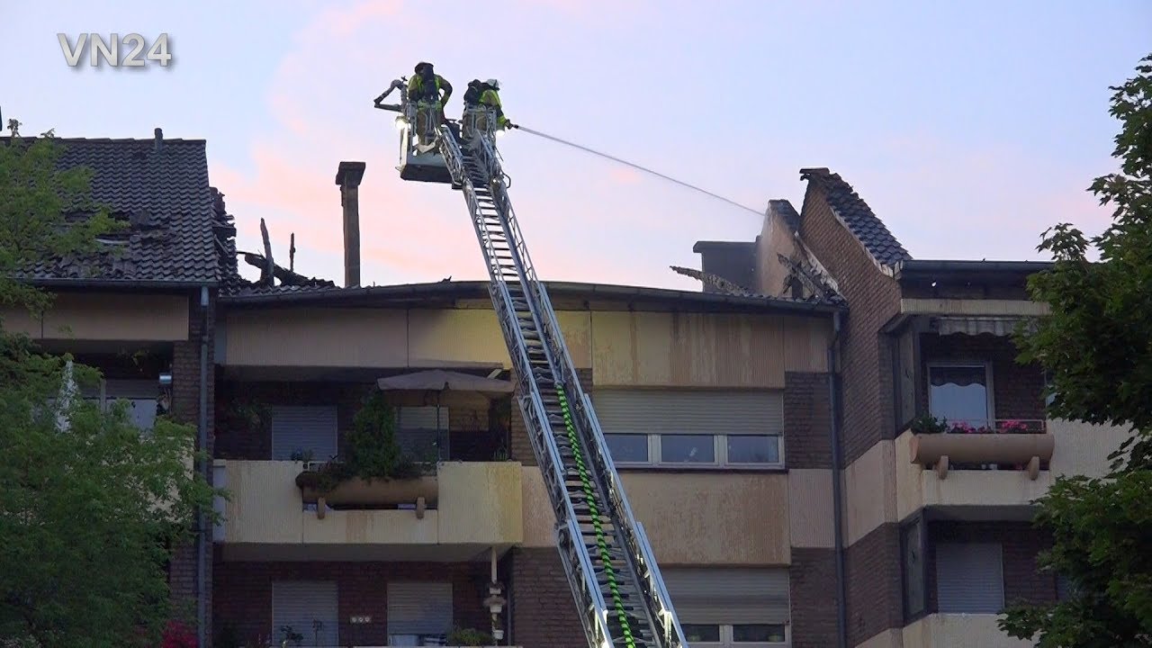 25.07.2019 - VN24-Lokal - Dachstühle von Mehrfamilienhäusern in Lünen ausgebrannt
