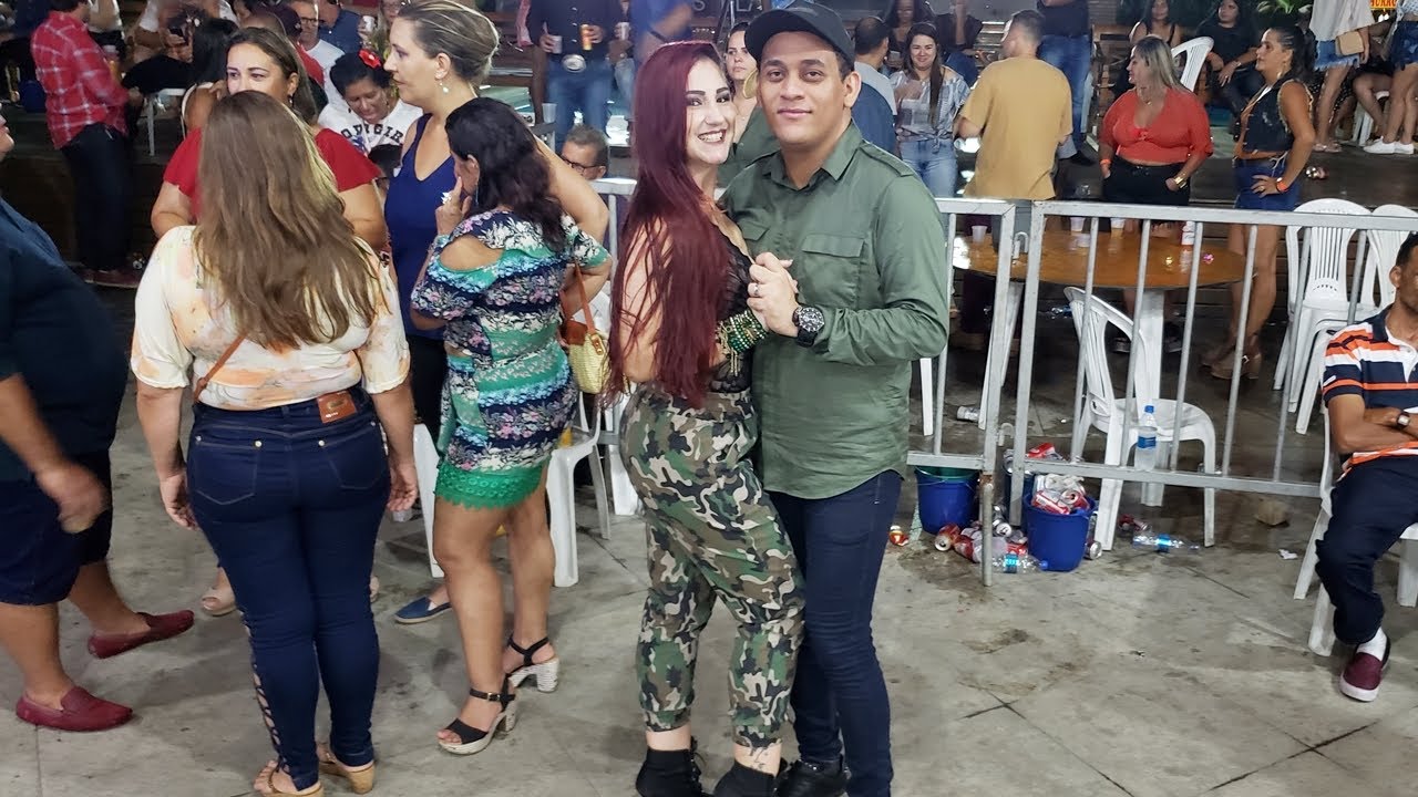 COMIDA GOSTOSA - DANÇANDO FORRÓ NO BAILÃO DA CHÁCARA FLORA - OS IRMÃOS CAPIXABA - TAIADELA (XOTE)